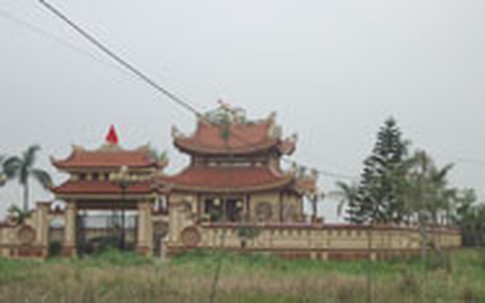 Kết cục bi thảm của nghịch tử quật mộ cha để ăn vạ 