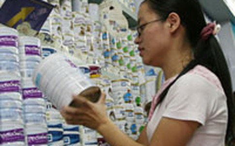 Chọn sữa cho con: Tưởng khó mà dễ