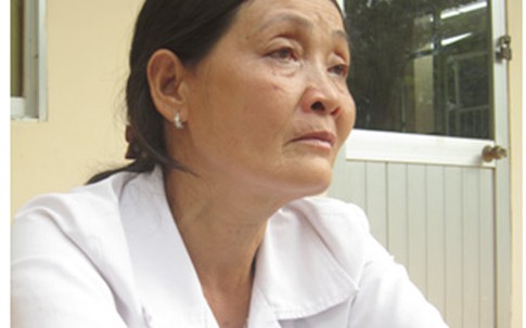 Con chết vì AIDS, mẹ làm tình nguyện viên