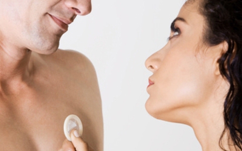Những sự cố khó ngờ khi dùng 'áo mưa'