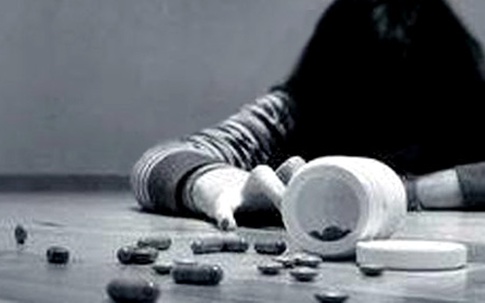 Bị mẹ trách mắng, nữ sinh 18 tuổi uống thuốc sâu tự vẫn