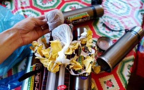 Thực hư về "chất lạ" trong phích Trung Quốc