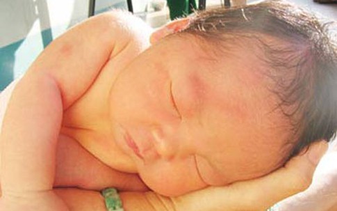 Mẹo "hứng" vitamin D cho con ngày đông