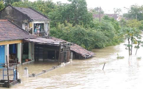 Miền Trung lũ lớn, miền Bắc rét cục bộ