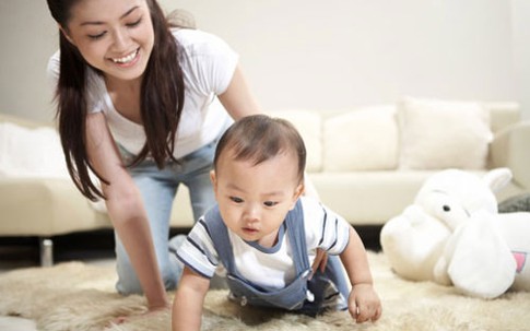 Mẹ chẳng mong con biết đi biết chạy