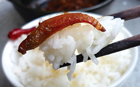 Mẹo hấp cơm nguội ngon như cơm nóng