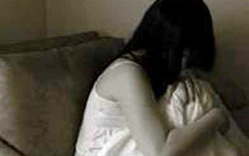 Tan học, nữ sinh lớp 2 bị bảo vệ giở trò dâm ô