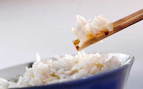 Mẹo để cơm lâu thiu vào mùa hè