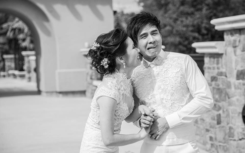 Vợ Đan Trường khoe ảnh cưới ngộ nghĩnh