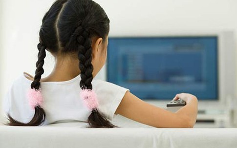 Con hư chỉ vì bắt chước bố mẹ coi thường người khác