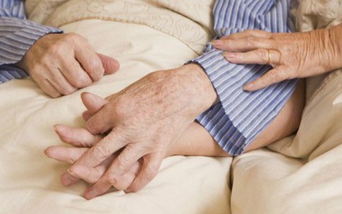 Quan hệ tình dục khi đã mãn kinh có bầu không?