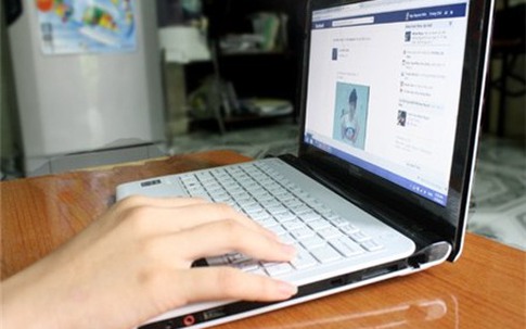 Mất tình thân vì những trò lố trên Facebook
