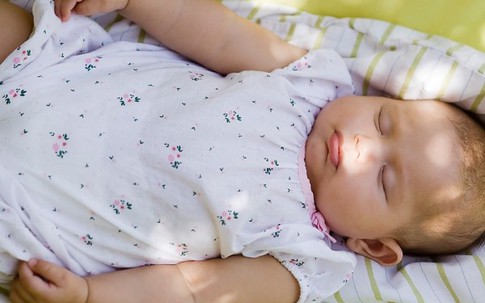 Mẹ bất cẩn khiến con gặp họa