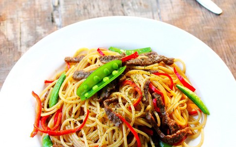 Mỳ spaghetti xào thịt bò làm nhanh ăn ngon 