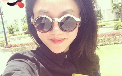 Văn Mai Hương gây bất ngờ với chiếc cằm "nhọn hoắt"