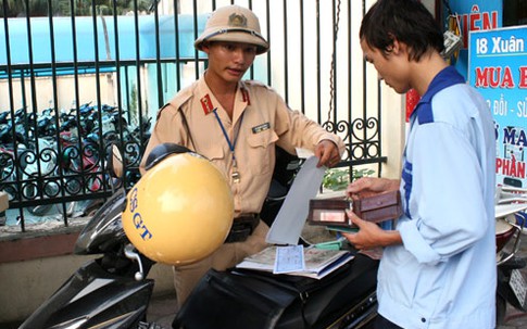 Hà Nội lắp ATM tại trụ sở cảnh sát để tiện nộp phạt