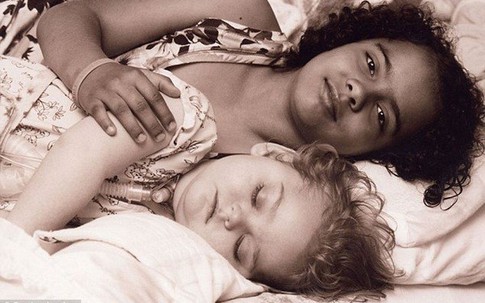 Khoảnh khắc chia lìa xúc động của những người sắp qua đời