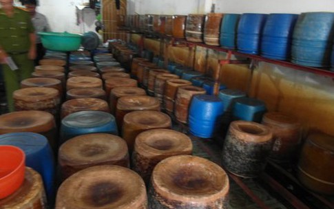 Giá đỗ đẹp ủ từ đậu xanh và hóa chất lạ