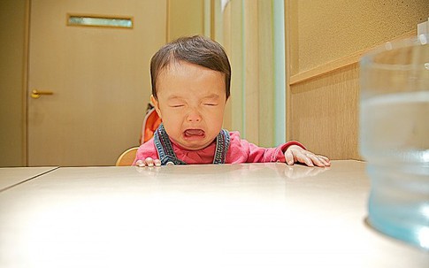 Mách mẹ vài "chiêu" xử lý khi bé nổi giận