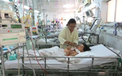 Cắm đầu vào xô nước, bé 14 tháng tuổi tử vong
