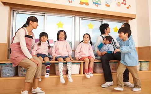 Chia sẻ kinh nghiệm để bé ngoan khi đi nhà trẻ