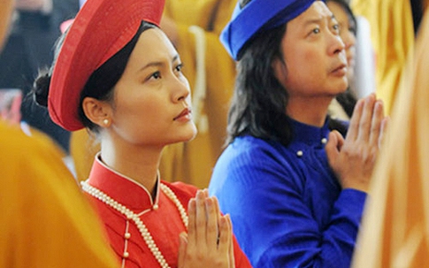 Sao Việt làm đám cưới nơi cửa Phật
