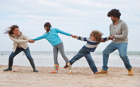 Họ đòi lại đứa con đã cho tôi