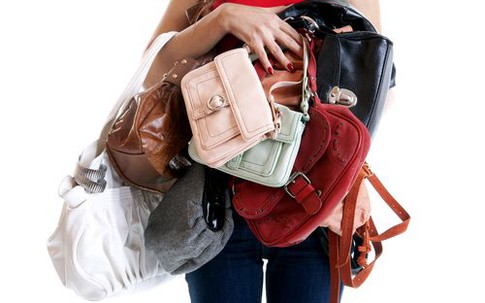 Túi xách phụ nữ nhiều vi khuẩn hơn... nhà vệ sinh