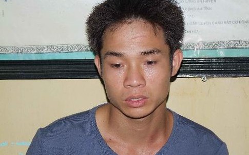 Giết dã man hàng xóm, lấy tiền làm... sinh nhật cho con