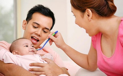 "Mối nguy" khi nêm muối vào cháo ăn dặm