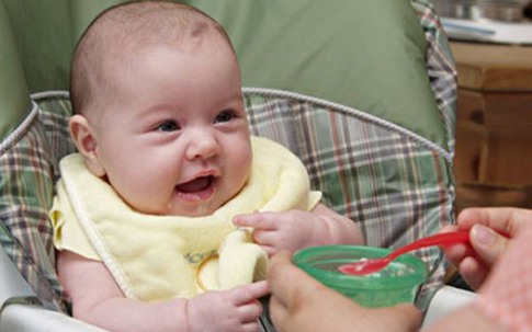 'Cân' 3 cách ăn dặm 'hot' nhất hiện nay