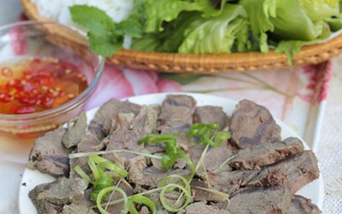 Thịt bắp bò luộc gừng sả