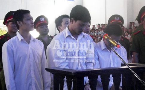 Đâm chết chồng để cướp của vợ... 300 000đ