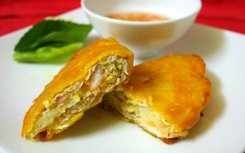 Bánh xèo nóng hổi cho ngày mưa bão