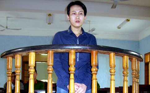 Chung sống gần 10 năm mới biết chồng là tội phạm truy nã