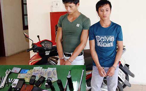 Hai tên trộm hối lộ cảnh sát 50 triệu đồng
