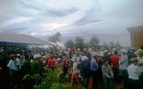 Kinh hoàng con trai giết mẹ ruột, vứt xuống giếng phi tang
