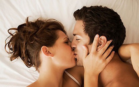 Càng làm ''chuyện ấy'' nhiều càng dễ kiếm tiền