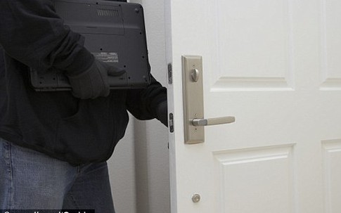 Chết cười trộm trả lại đồ ăn cắp và viết thư xin lỗi