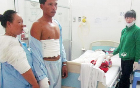 Ném 'bom xăng' vào bé 10 tuổi đang ngủ