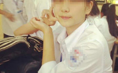 Nữ sinh cấp 3 gây "choáng" với bộ ảnh bạo lực