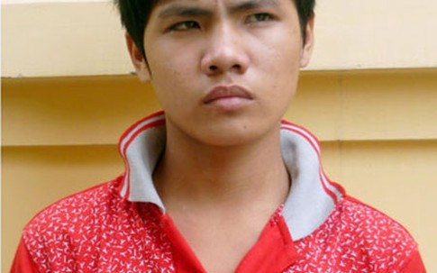 Bất ngờ bị yêu râu xanh lẻn vào cướp, hiếp dâm