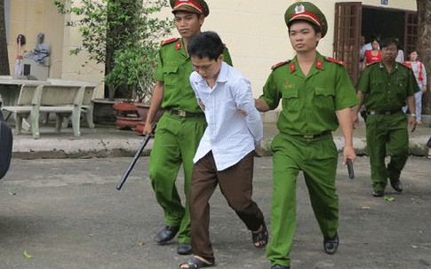 Bị sa thải, nhân viên đâm chết sếp cho bõ tức