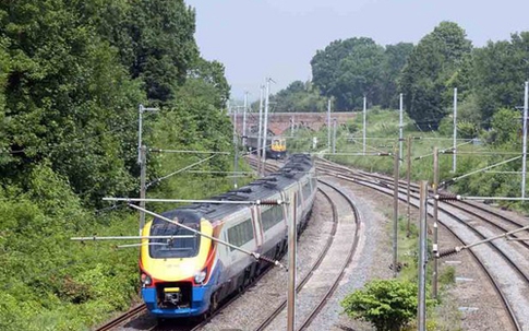 "Kinh ngạc" chàng trai bị tàu hỏa đâm vẫn sống