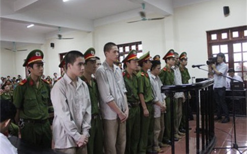 Các bị cáo vụ ''quan tài diễu phố'' khai gì tại tòa