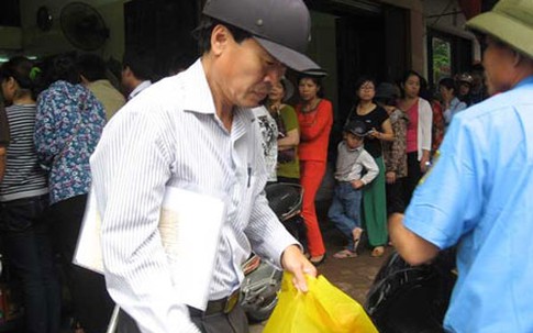 Tụt quần mắng chửi vì bánh trung thu Bảo Phương