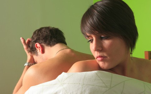 Chiếc hộp bao cao su lạ trong ngăn kéo