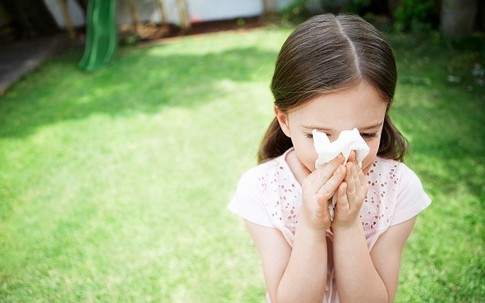 "Đọc" bệnh khi bé chảy nước mũi