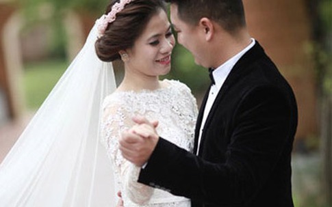 Mỹ Dung khoe ảnh cưới đẹp lung linh