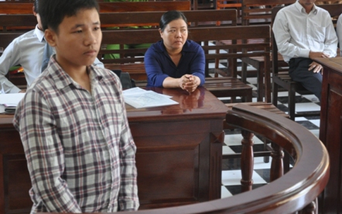 Bố nhờ đi xin thuốc hút, con ra tay sát hại hàng xóm